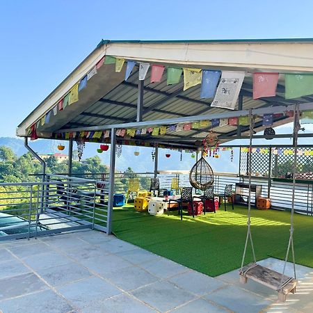 The Auriga 3Bhk Fully Entair Villa With Bonfire In Kasauli I Pvt Stay I Open Air Terrace I Kitchen Livingroom I Lawn Bonfire I Gaming Zone Экстерьер фото