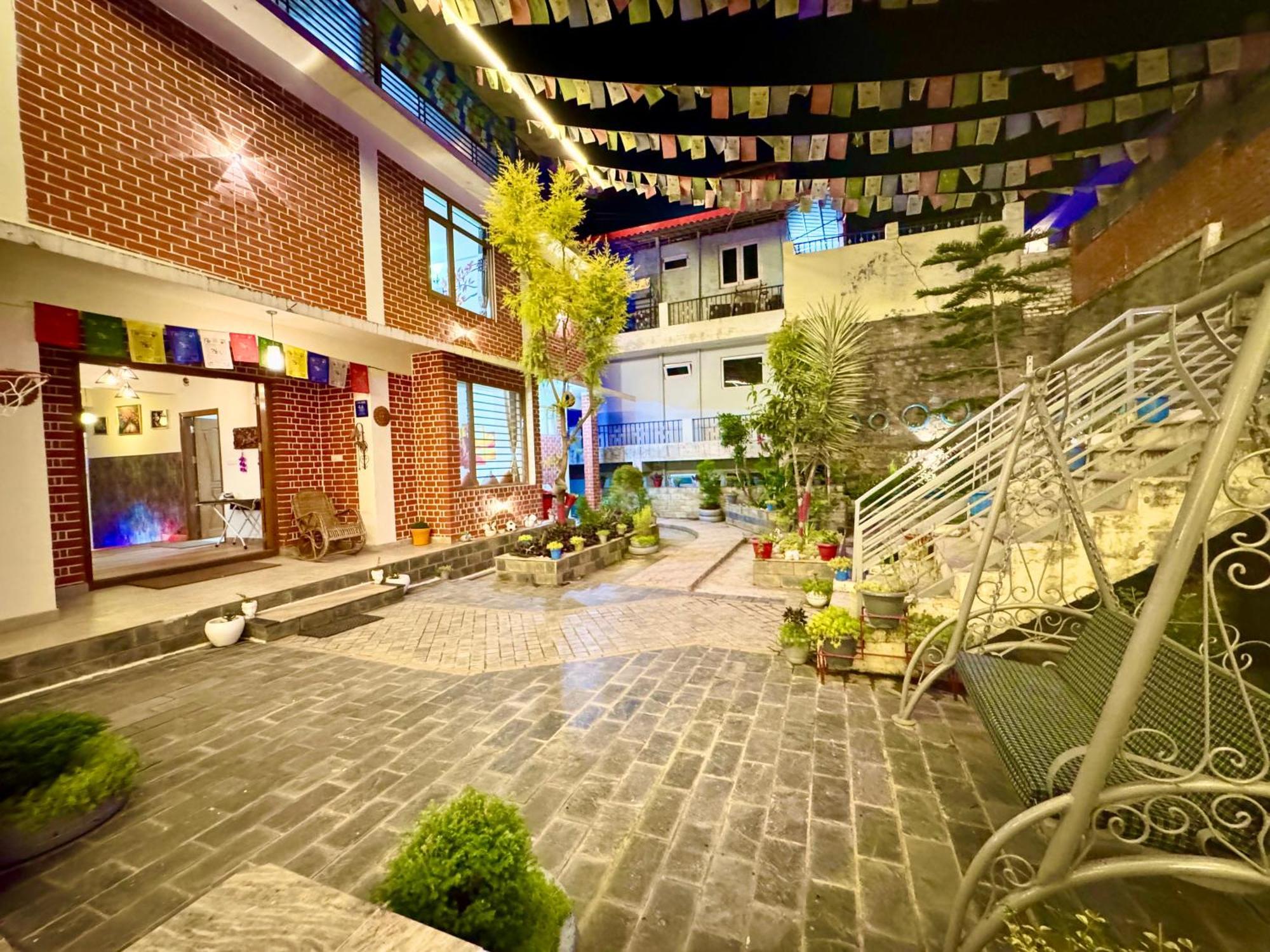 The Auriga 3Bhk Fully Entair Villa With Bonfire In Kasauli I Pvt Stay I Open Air Terrace I Kitchen Livingroom I Lawn Bonfire I Gaming Zone Экстерьер фото